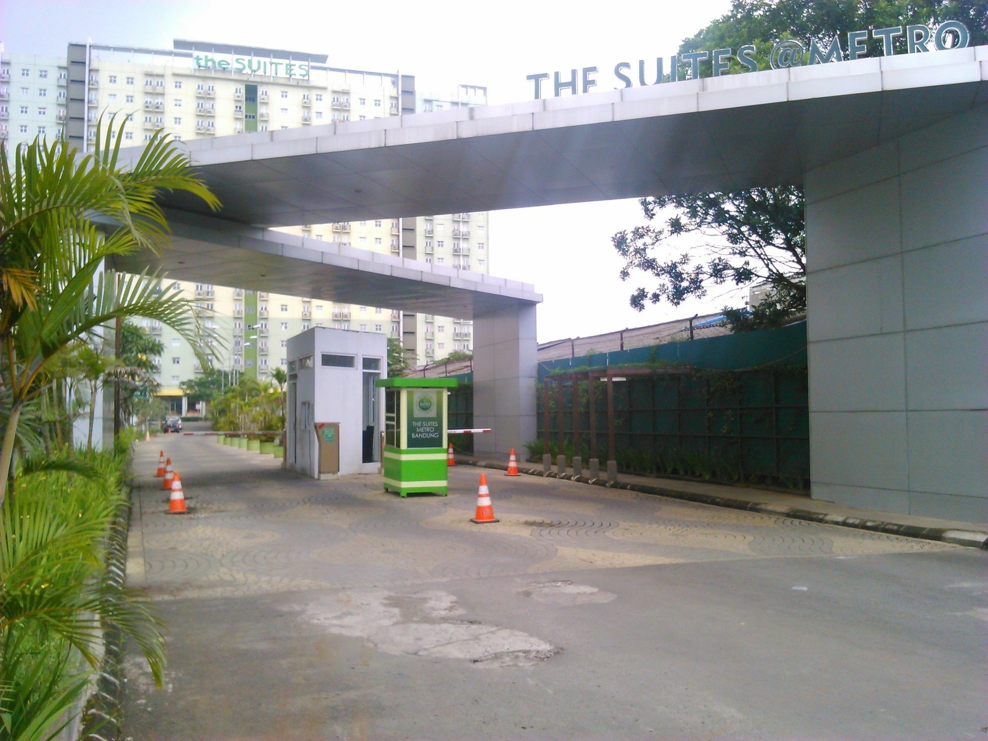 The Suites Metro Apartment - Putri บันดุง ภายนอก รูปภาพ